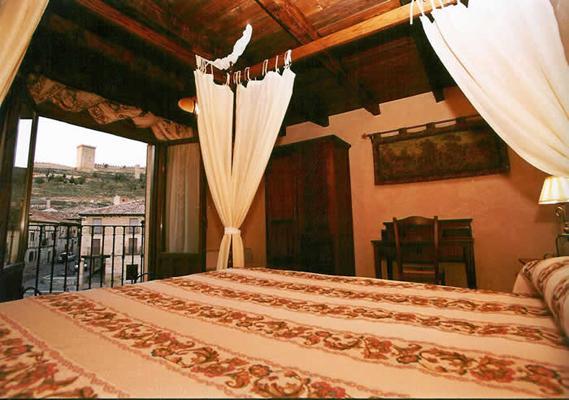 La Posada Ducal Penaranda de Duero Rum bild